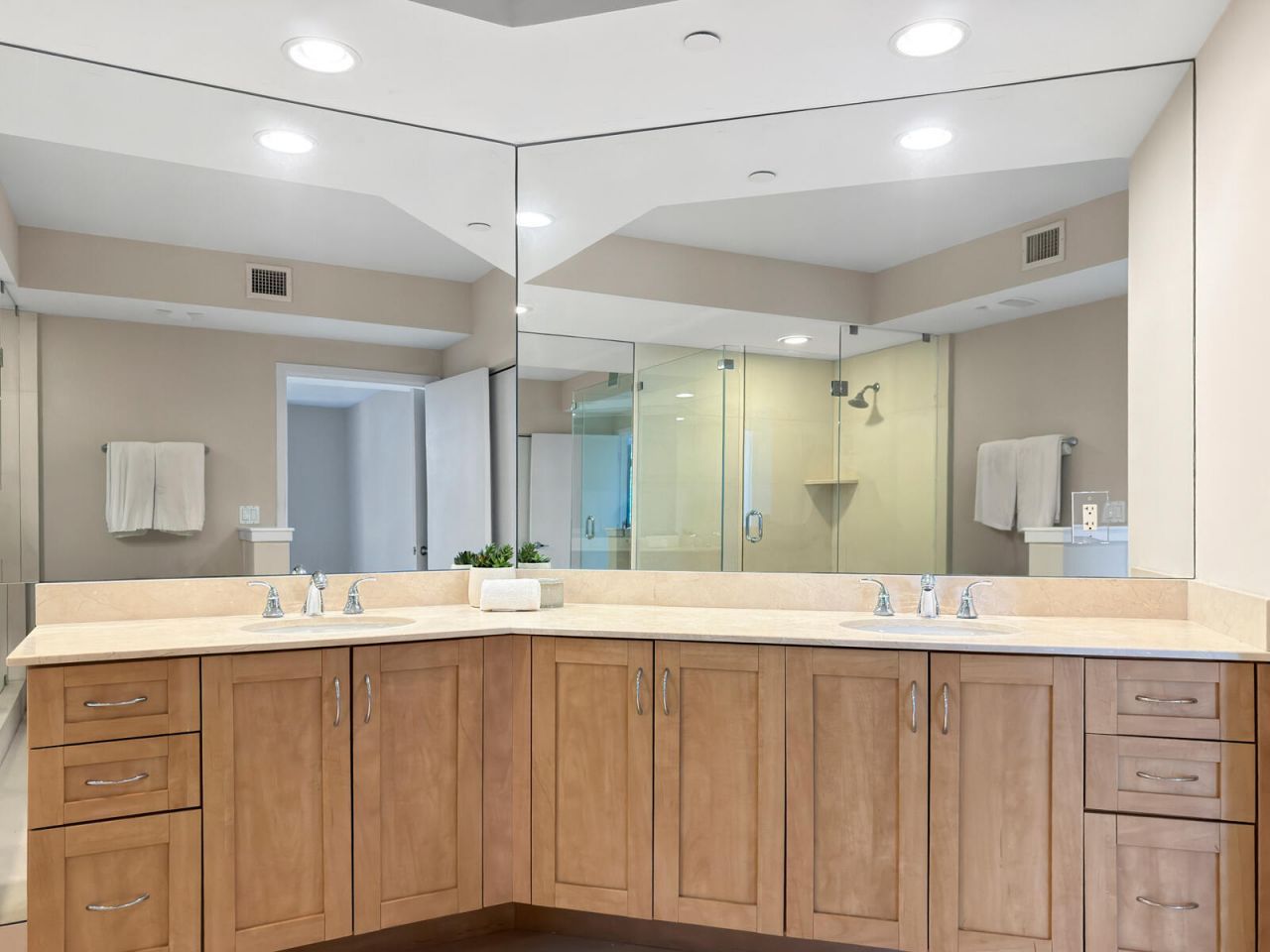 2831 N Ocean Boulevard, Unit 303n, Fort Lauderdale, FL 33308 Photo