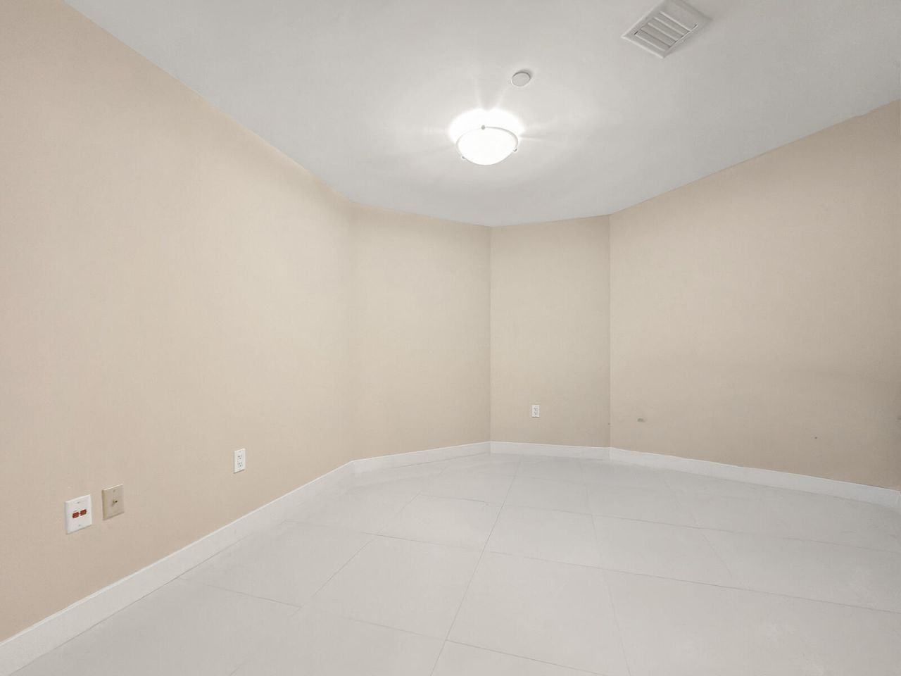 2831 N Ocean Boulevard, Unit 303n, Fort Lauderdale, FL 33308 Photo