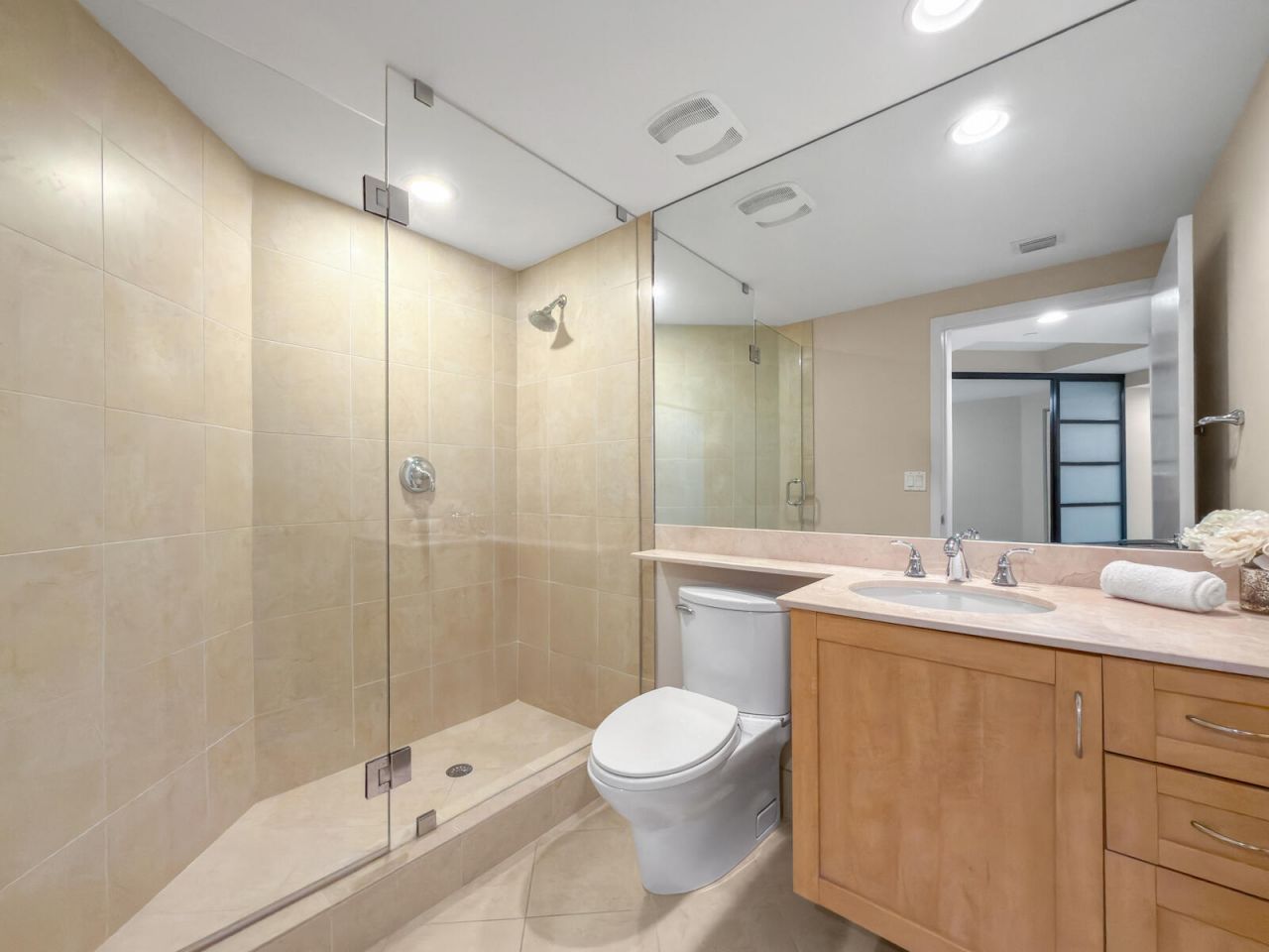 2831 N Ocean Boulevard, Unit 303n, Fort Lauderdale, FL 33308 Photo