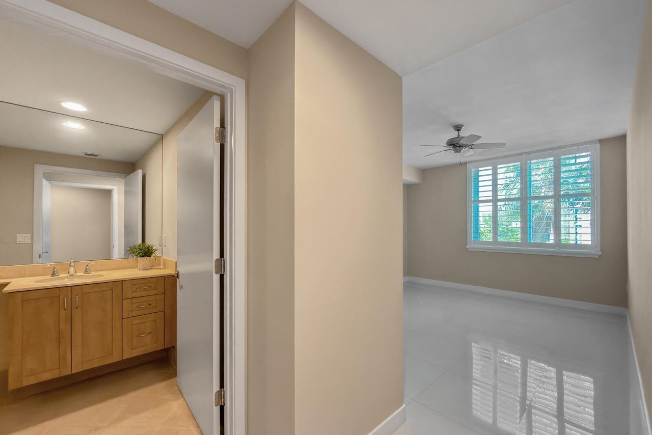 2831 N Ocean Boulevard, Unit 303n, Fort Lauderdale, FL 33308 Photo