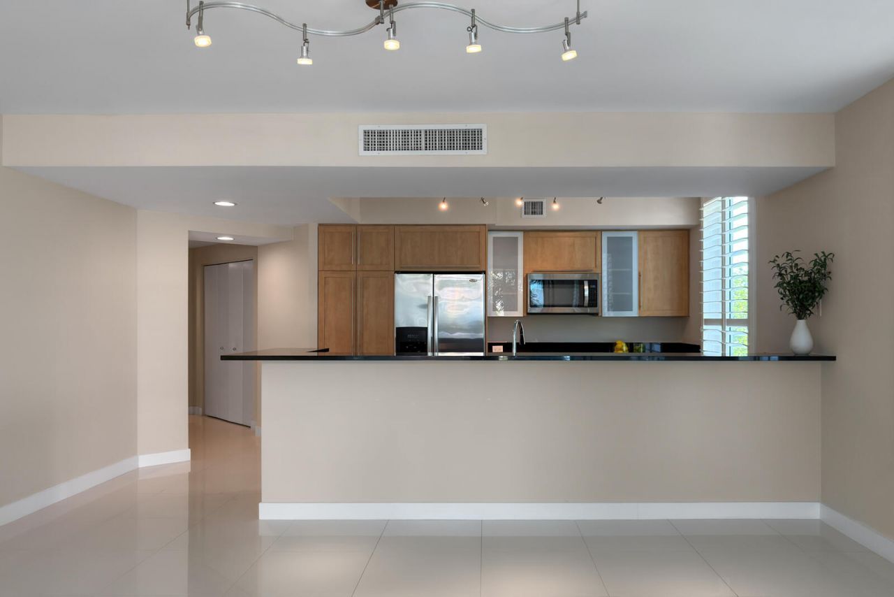 2831 N Ocean Boulevard, Unit 303n, Fort Lauderdale, FL 33308 Photo