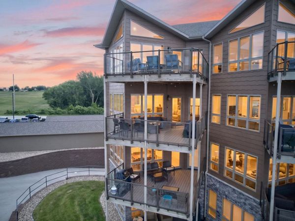 570 Linden Dr, Unit 316, Arnolds Park, IA 51331