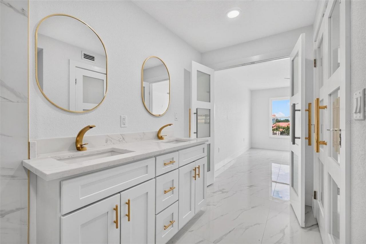 4900 Brittany Drive S, Unit 405, Saint Petersburg, FL 33715 Photo