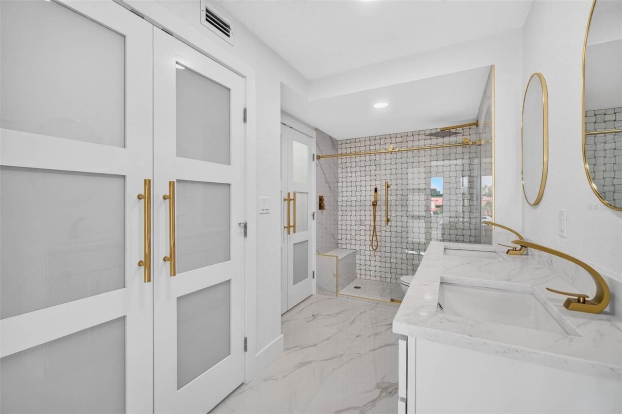 4900 Brittany Drive S, Unit 405, Saint Petersburg, FL 33715 Photo