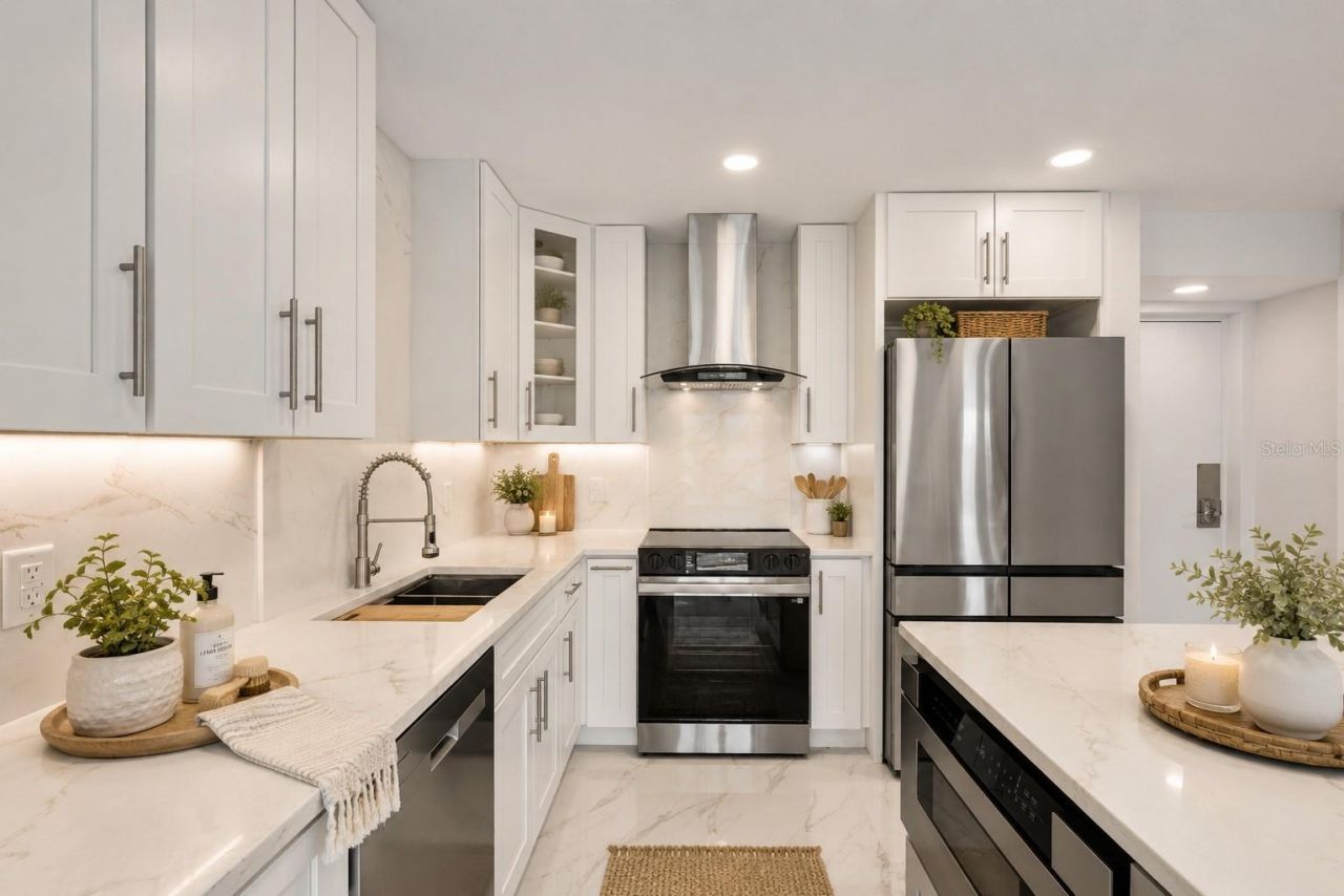 4900 Brittany Drive S, Unit 405, Saint Petersburg, FL 33715 Photo