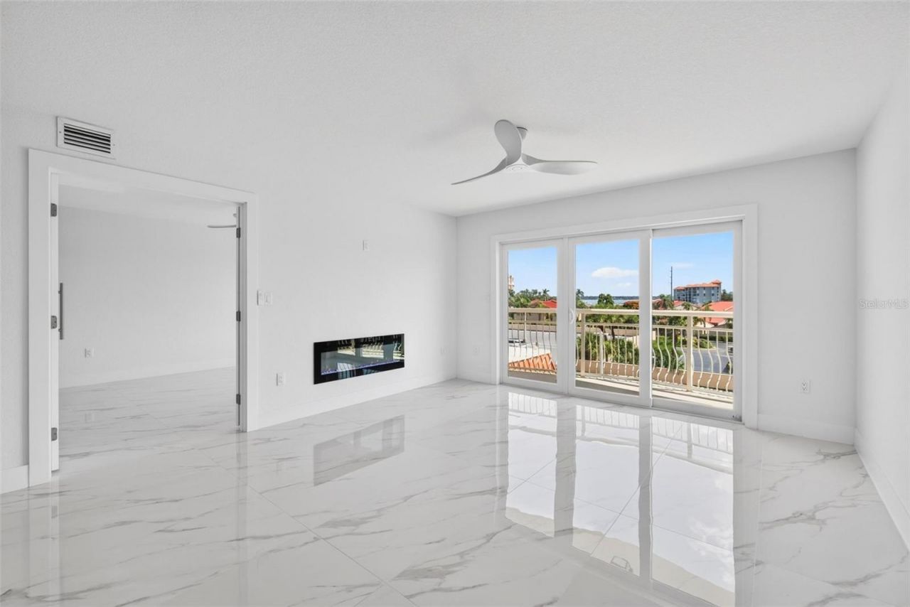 4900 Brittany Drive S, Unit 405, Saint Petersburg, FL 33715 Photo