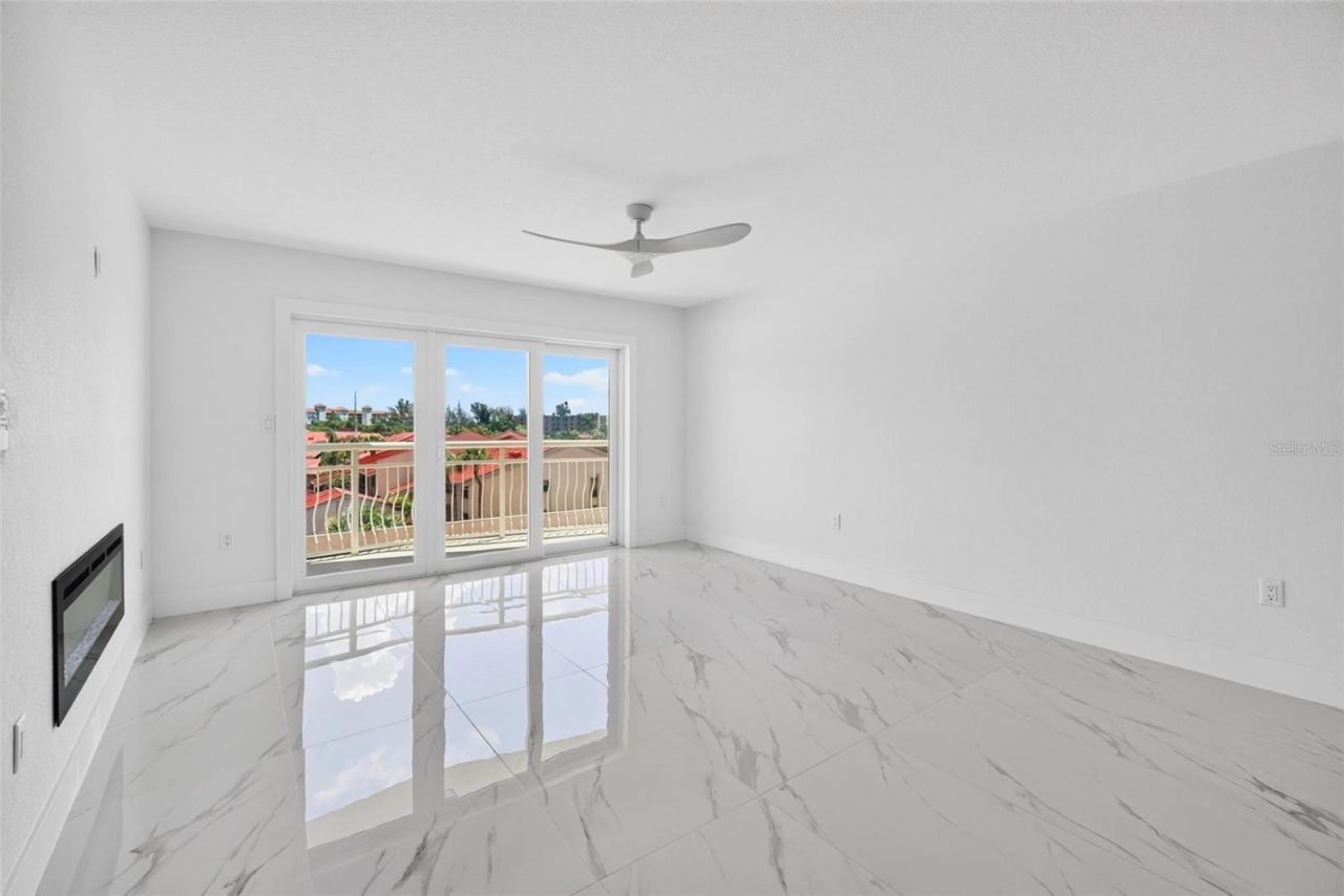 4900 Brittany Drive S, Unit 405, Saint Petersburg, FL 33715 Photo