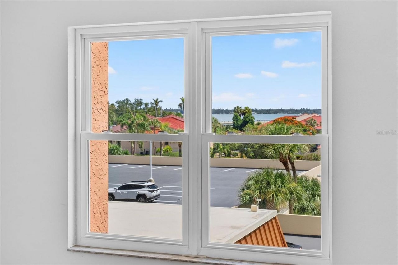 4900 Brittany Drive S, Unit 405, Saint Petersburg, FL 33715 Photo