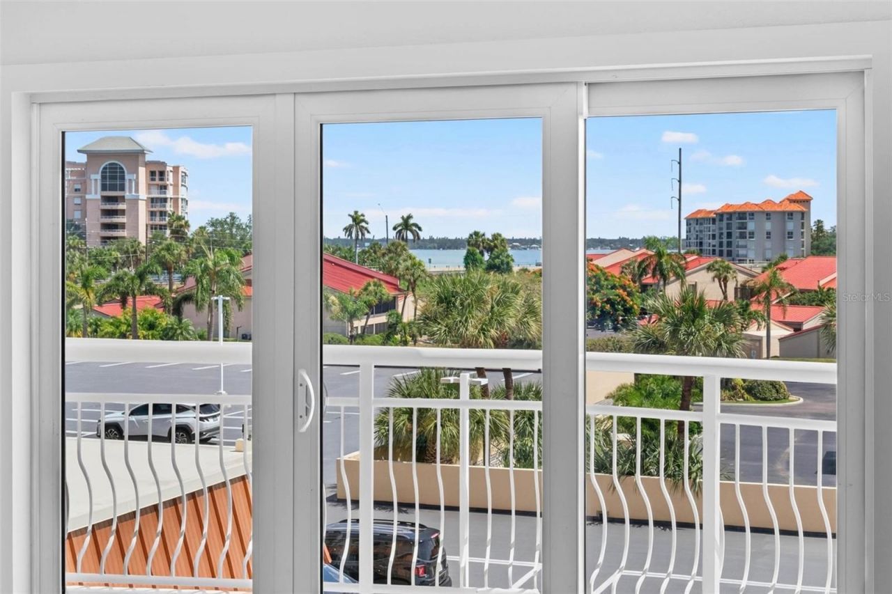 4900 Brittany Drive S, Unit 405, Saint Petersburg, FL 33715 Photo