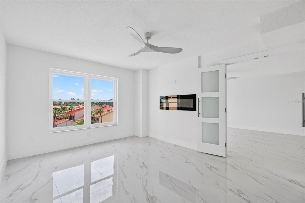 4900 Brittany Drive S, Unit 405, Saint Petersburg, FL 33715 Photo