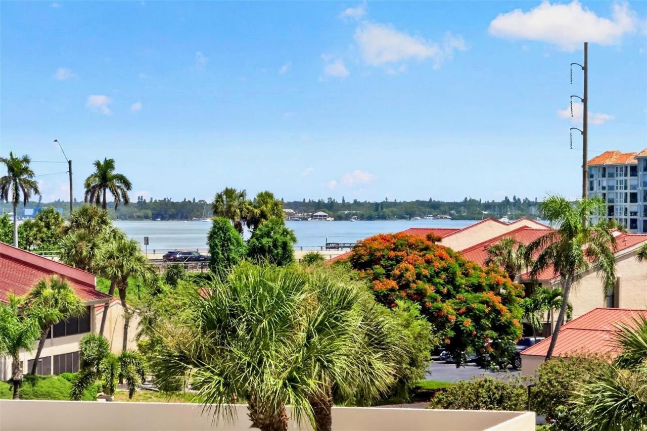 4900 Brittany Drive S, Unit 405, Saint Petersburg, FL 33715 Photo