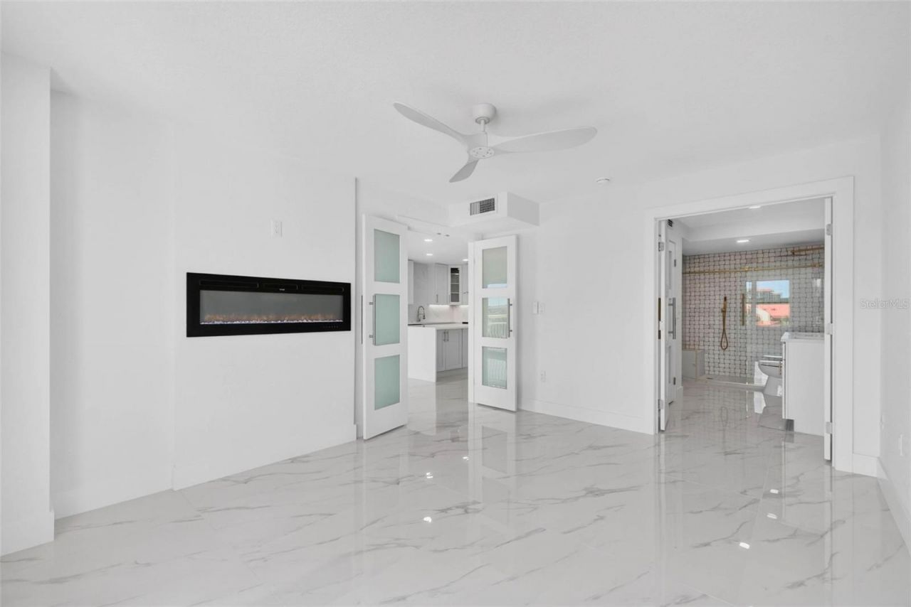 4900 Brittany Drive S, Unit 405, Saint Petersburg, FL 33715 Photo