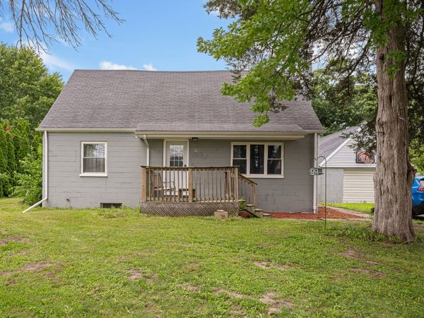 1606 Coyne Center Road , Milan, IL 61264