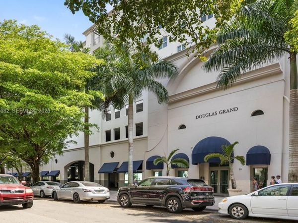 50 Menores Ave , Unit 805, Coral Gables, FL 33134