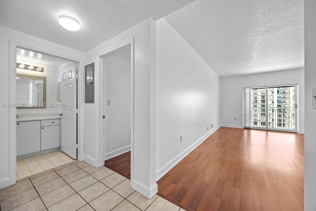 50 Menores Ave, Unit 805, Coral Gables, FL 33134 Photo
