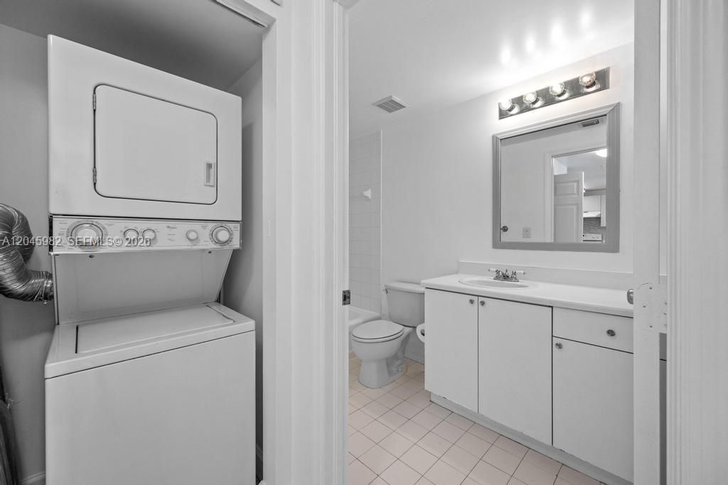 50 Menores Ave, Unit 805, Coral Gables, FL 33134 Photo