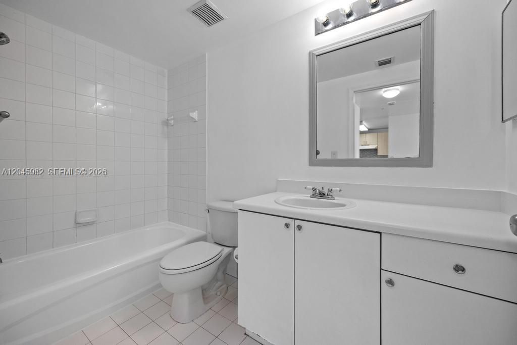 50 Menores Ave, Unit 805, Coral Gables, FL 33134 Photo