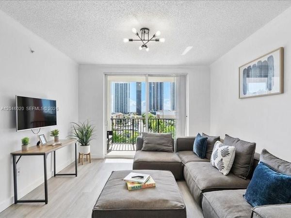 17100 N Bay Rd , Unit 1717, Sunny Isles Beach, FL 33160