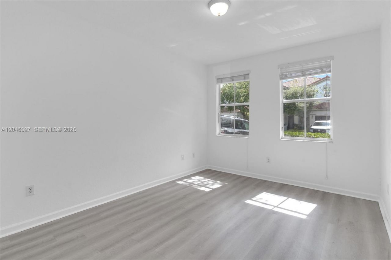 8165 NW 108th Ave, Doral, FL 33178 Photo