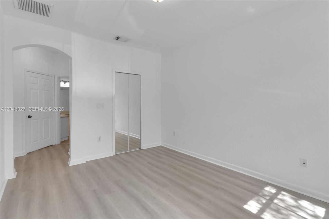 8165 NW 108th Ave, Doral, FL 33178 Photo