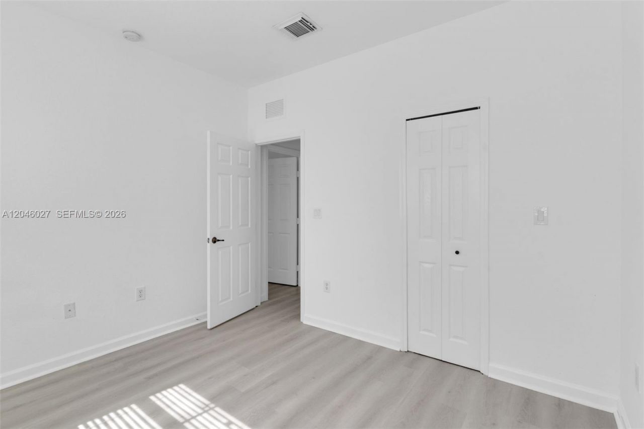 8165 NW 108th Ave, Doral, FL 33178 Photo
