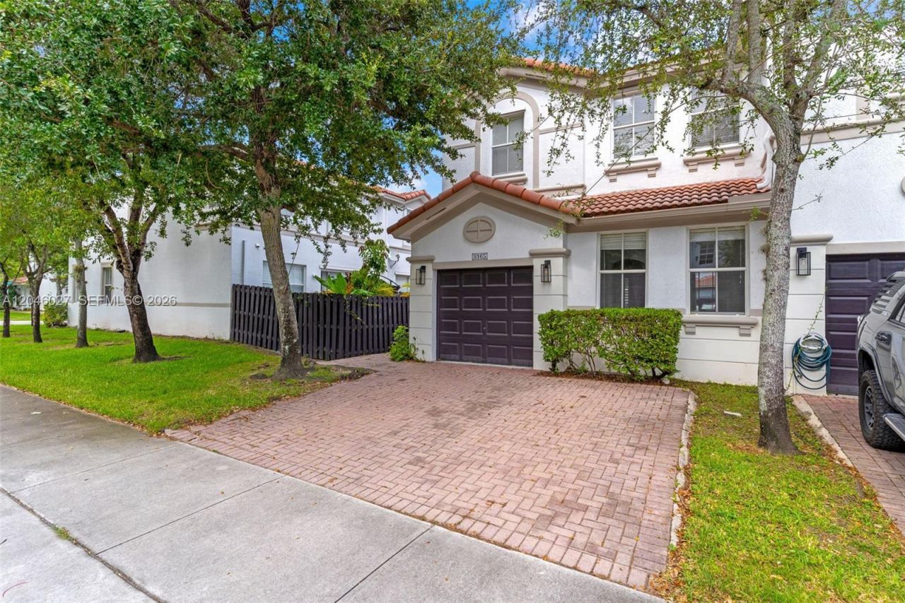 8165 NW 108th Ave, Doral, FL 33178 Photo