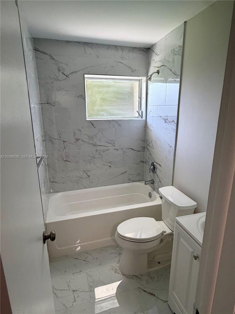 11344 SW 2 St , Unit FRONT, Sweetwater, FL 33174 Photo