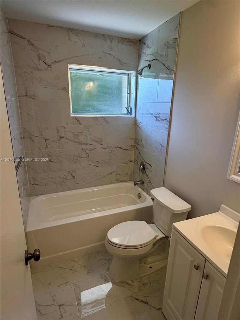 11344 SW 2 St , Unit FRONT, Sweetwater, FL 33174 Photo