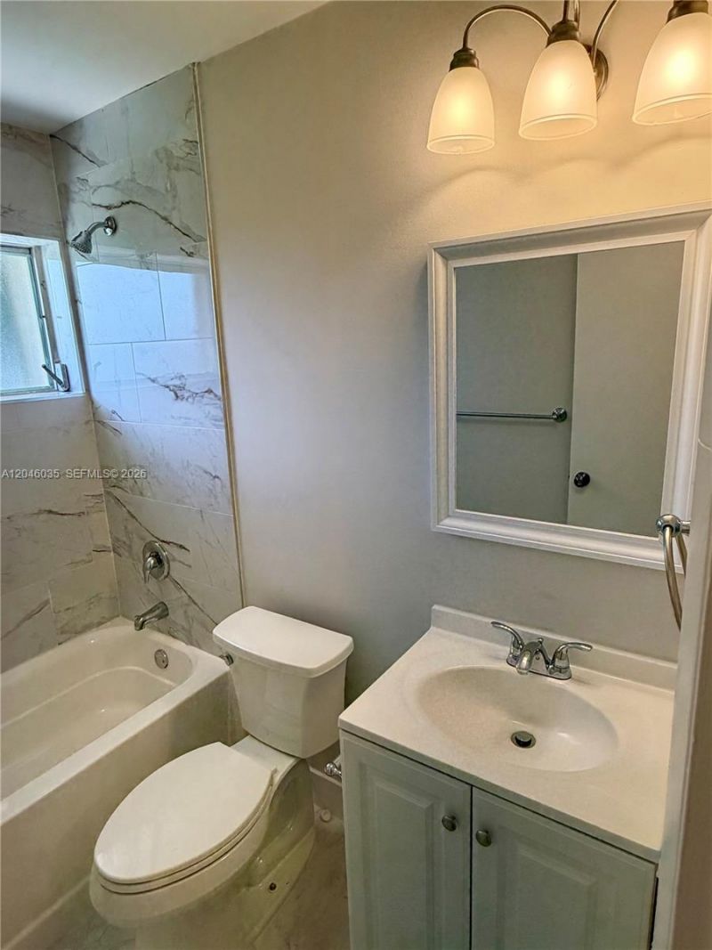 11344 SW 2 St , Unit FRONT, Sweetwater, FL 33174 Photo