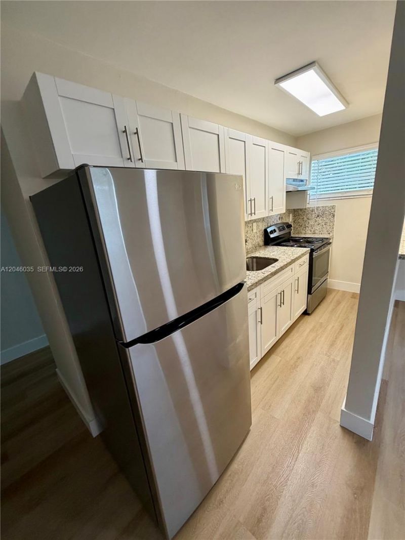 11344 SW 2 St , Unit FRONT, Sweetwater, FL 33174 Photo