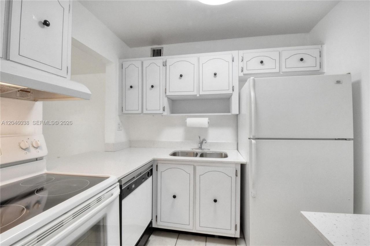10387 N Kendall Dr, Unit R2, Miami, FL 33176 Photo
