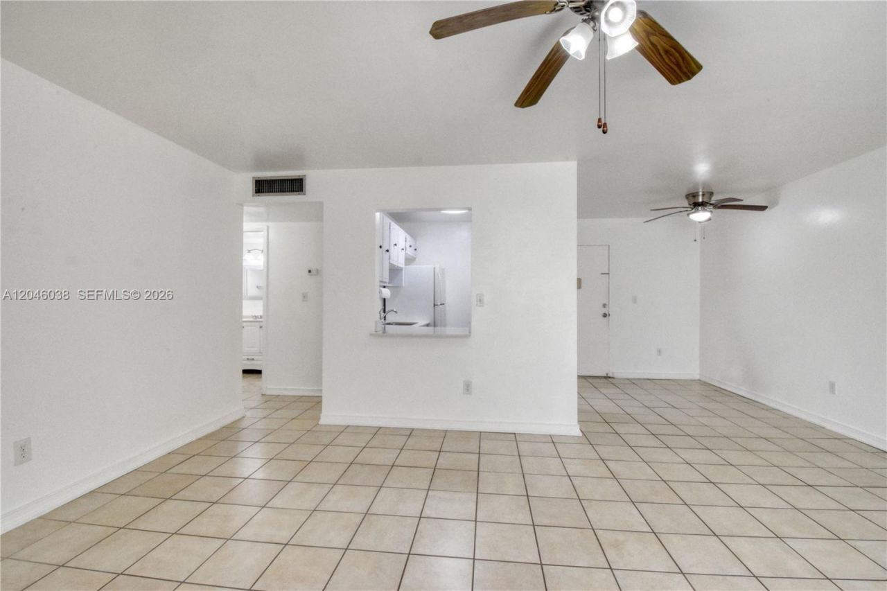 10387 N Kendall Dr , Unit R2, Miami, FL 33176 Photo