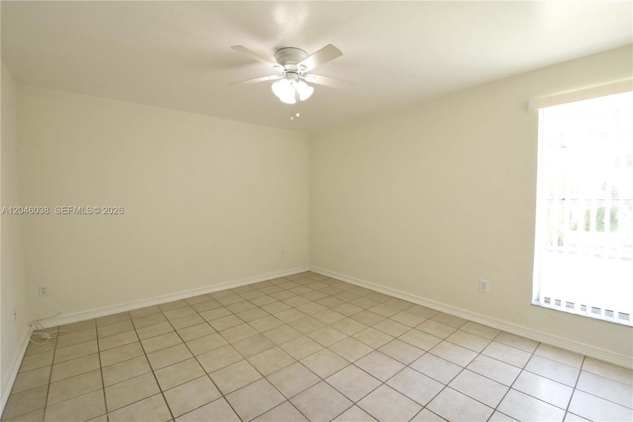 10387 N Kendall Dr, Unit R2, Miami, FL 33176 Photo