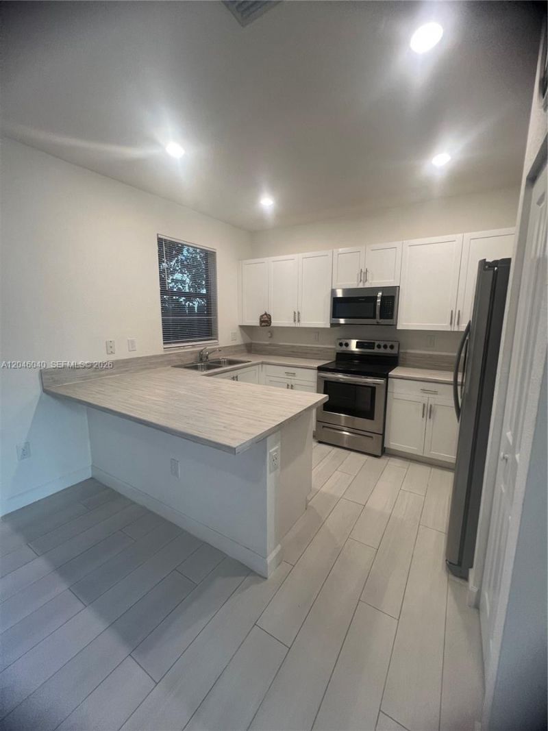21447 NE 2nd Pl, Miami, FL 33179 Photo