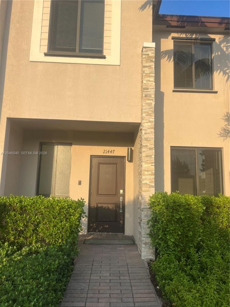 21447 NE 2nd Pl, Miami, FL 33179 Photo