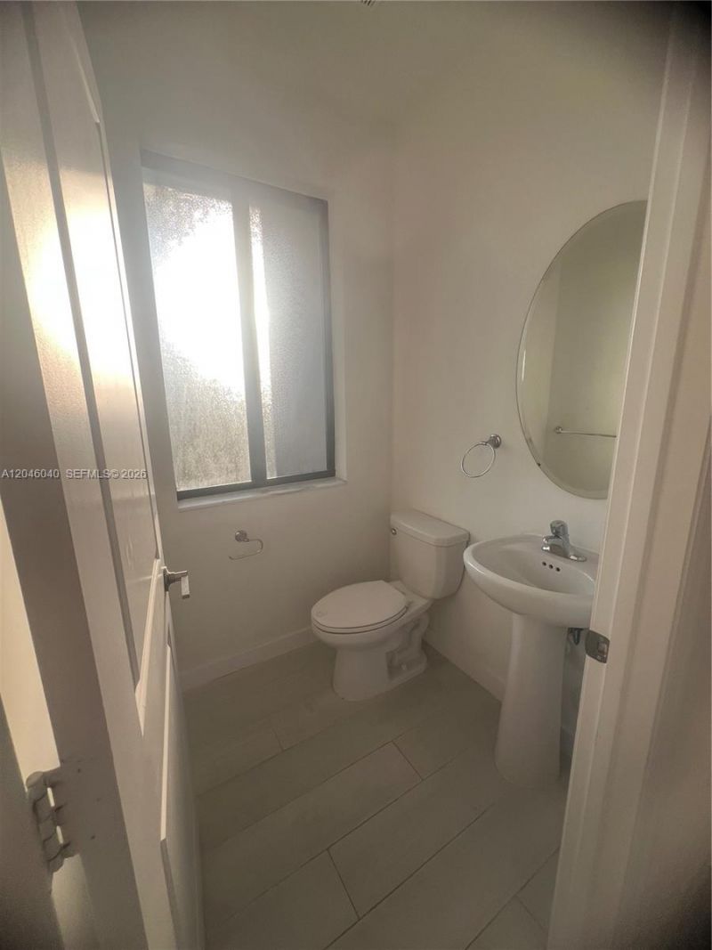 21447 NE 2nd Pl, Miami, FL 33179 Photo