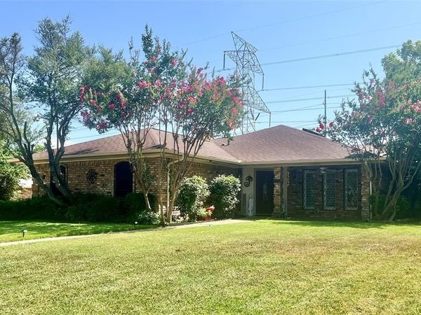 1826 Green Tree Lane, Duncanville, TX 75137