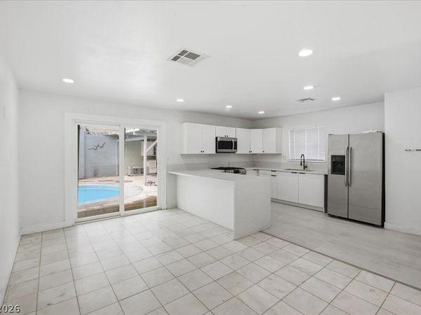 4013 Esmeralda Avenue , Las Vegas, NV 89102