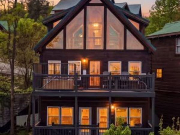 1274 Bear Cub Way, Gatlinburg, TN 37738