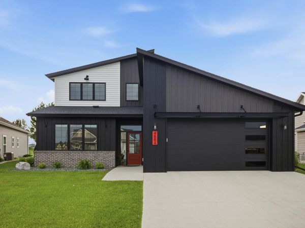 4884 Bluebell Loop S, Fargo, ND 58104