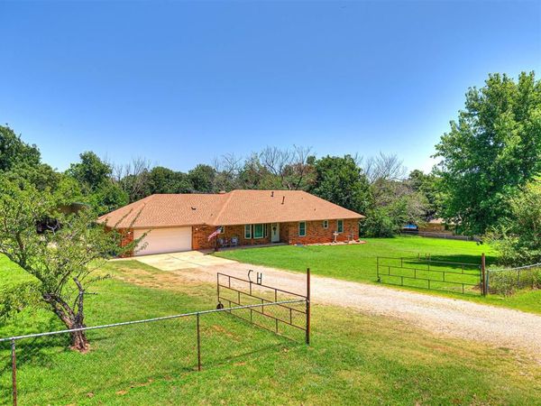 8704 Blackberry Ridge, Edmond, OK 73034