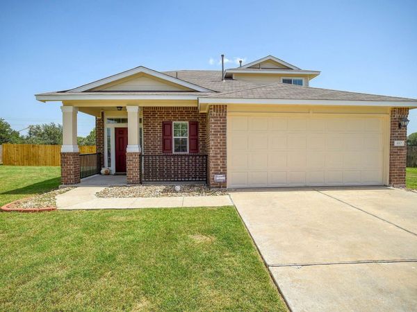 410 S Hunting Lodge LN, Bastrop, TX 78602