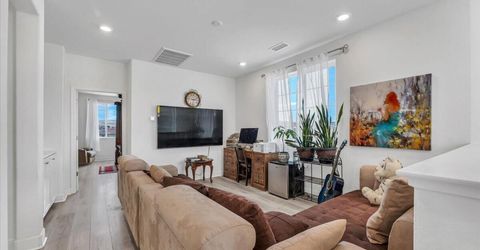 2178 Neuer Drive, Sparks, NV 89436 Photo
