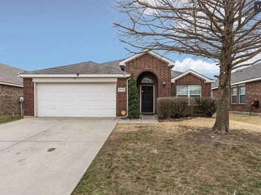 6440 Stone Lake Drive, Fort Worth, TX 76179