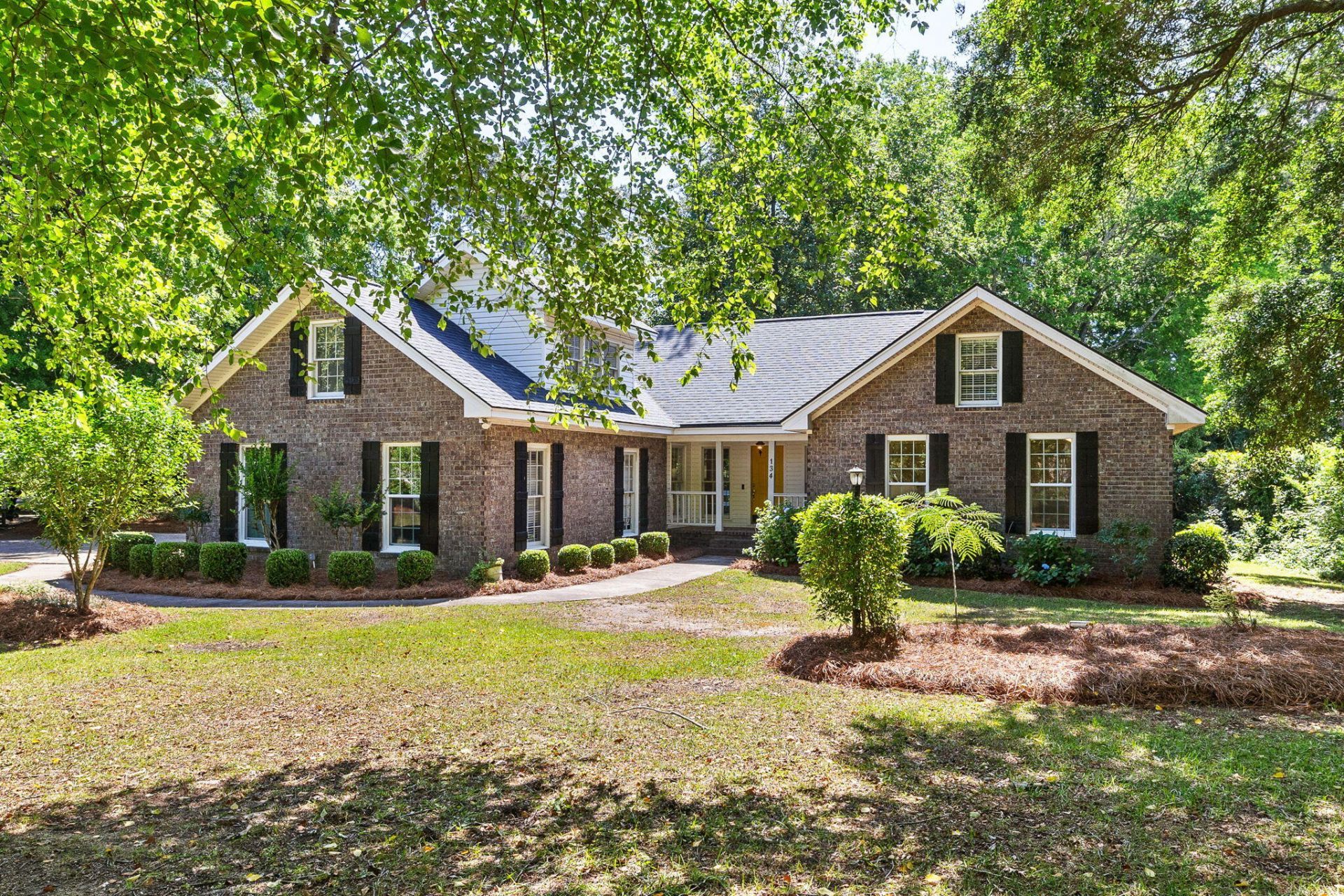 134 Cooper Circle Photo 1