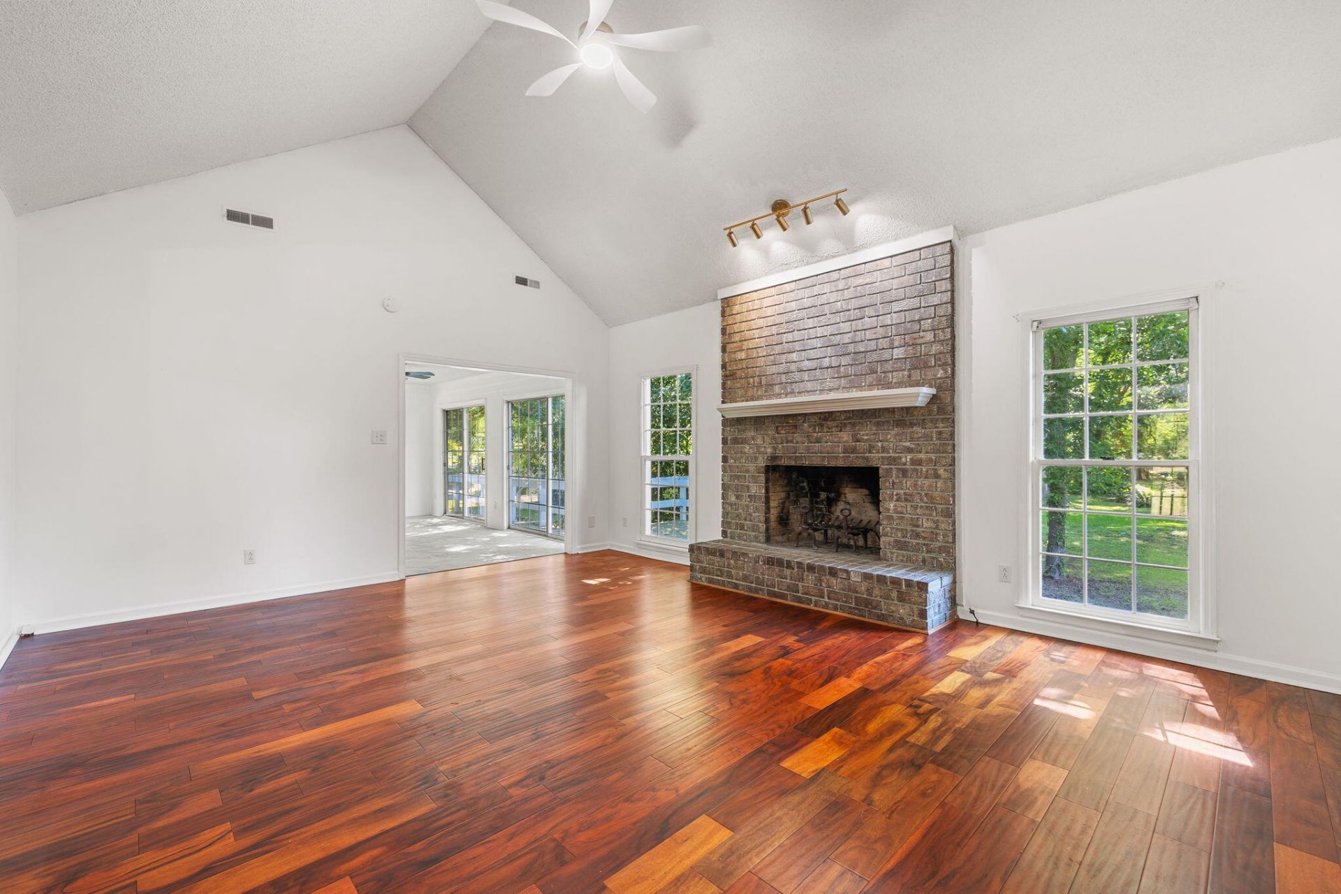 134 Cooper Circle Photo 8
