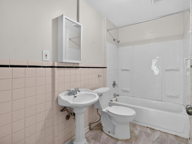 2864 E 9th Avenue , Columbus, OH 43219 Photo 12