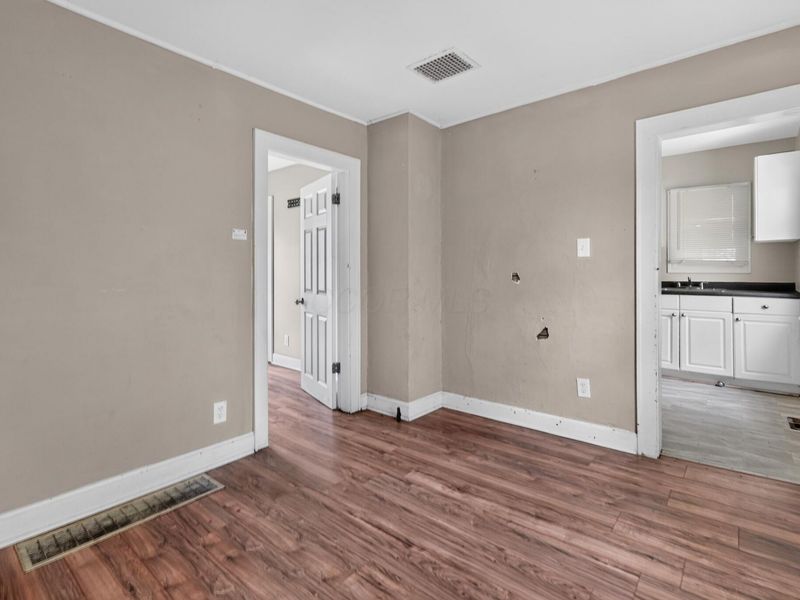 2864 E 9th Avenue , Columbus, OH 43219 Photo 7