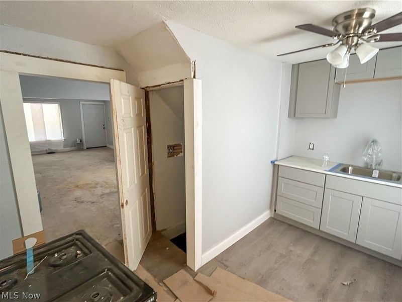 9800 Pratt Avenue, Cleveland, OH 44105 Photo 10