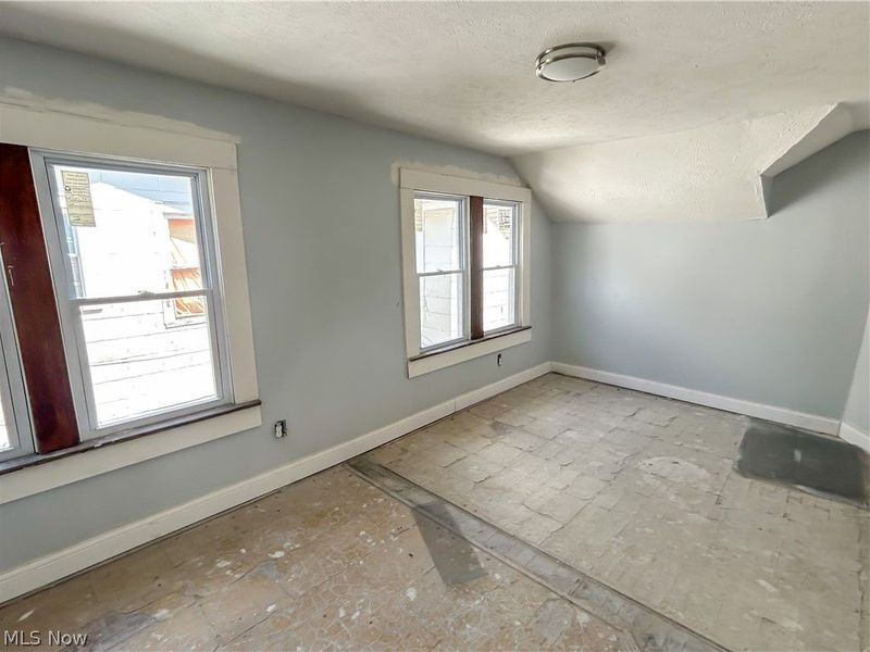 9800 Pratt Avenue, Cleveland, OH 44105 Photo 16